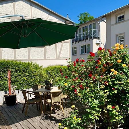 Villa-Rosengarten-Ferienwohnung-Baumhaus-Mit-Seeblick Sassnitz Extérieur photo