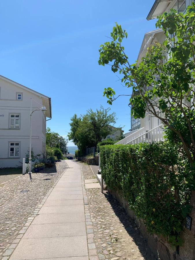 Villa-Rosengarten-Ferienwohnung-Baumhaus-Mit-Seeblick Sassnitz Extérieur photo