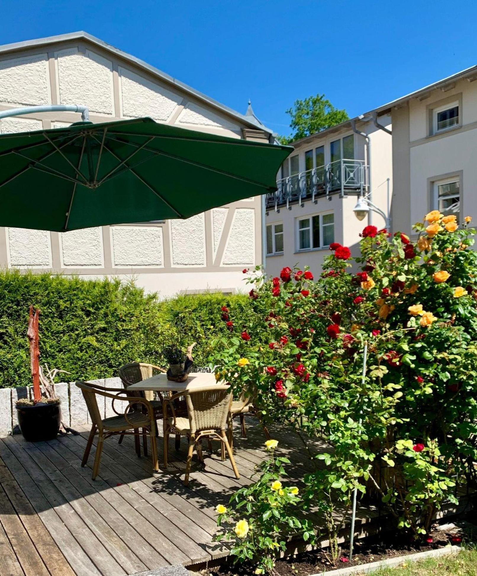 Villa-Rosengarten-Ferienwohnung-Baumhaus-Mit-Seeblick Sassnitz Extérieur photo
