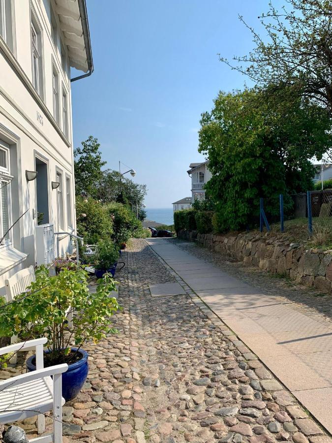 Villa-Rosengarten-Ferienwohnung-Baumhaus-Mit-Seeblick Sassnitz Extérieur photo